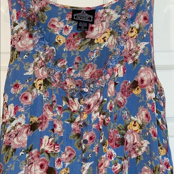 Top - Picture 2 of 3